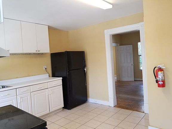 5th image of 109 W South Ave #5