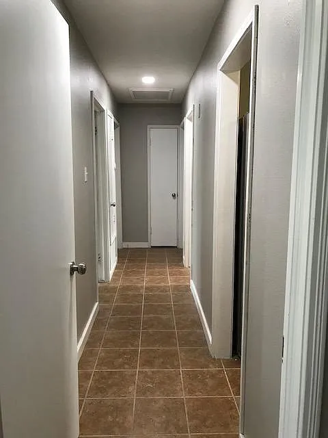 4 bed, 1163 sqft, $2,000 — Photo 3