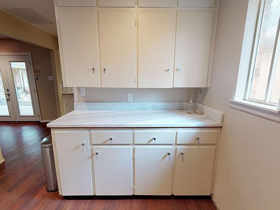 5th image of 1426 W Pine Ave