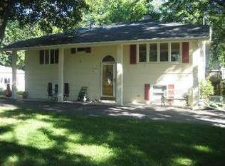 7634 Virginia Ct, Willowbrook, IL 60527