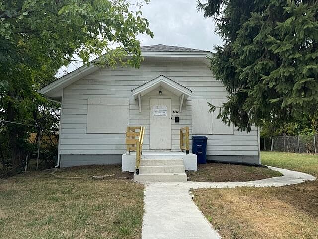 1st image of 2799 E 6th Ave