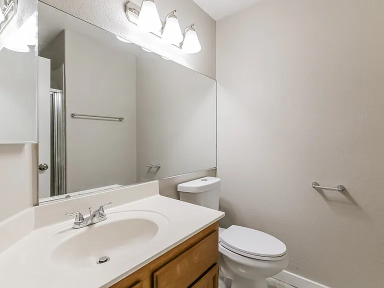 2205 Farmouth Cir — Photo 15