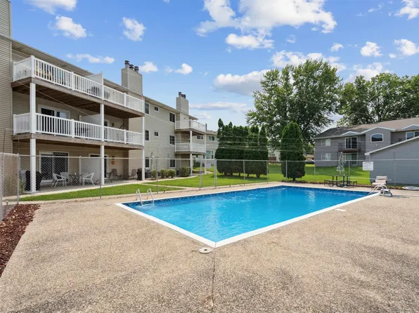 218 W Park Ln, Waterloo, IA 50701