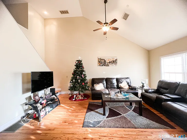 1556 New Haven Ave #2 — Photo 5