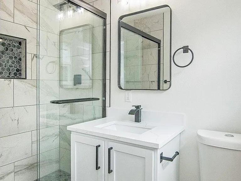 2608 Lockhart Ave — Photo 9