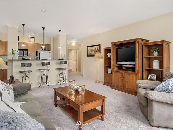 4th image of 111 108th Avenue NE #B306