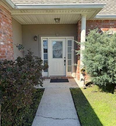 2nd image of 270 Emerald Oaks Dr