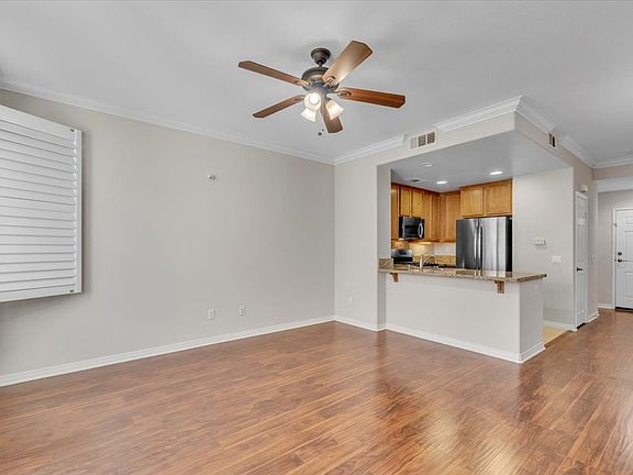 4th image of 28687 N Pietro Dr #1