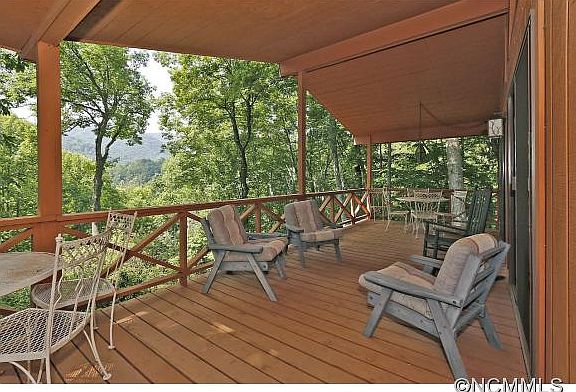 5th image of 37 Mountain Crest Dr