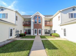 1608 Commonwealth Dr APT 7, Fort Atkinson, WI 53538