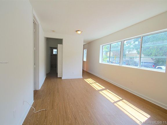 4th image of 7950 Tatum Waterway Dr #15