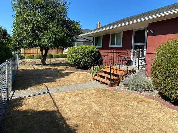 3rd image of 21924 Marine View Dr S