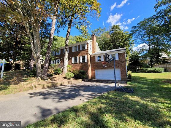 2nd image of 8440 Chapelwood Ct