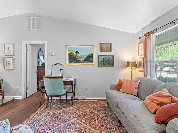4th image of 175 Dawn Lauren Ln