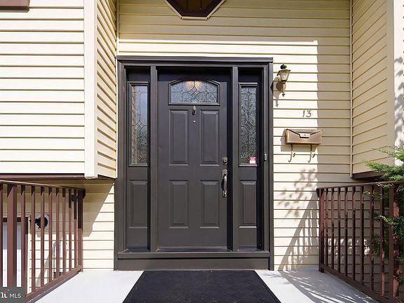 3rd image of 13 Gary Dr