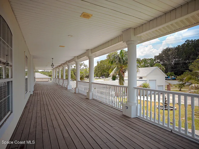 6285 N Highway 1 — Photo 10