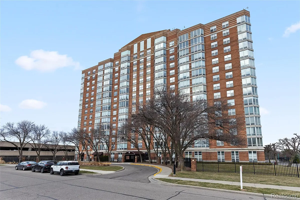 Building Photo - 250 E Harbortown Dr #206
