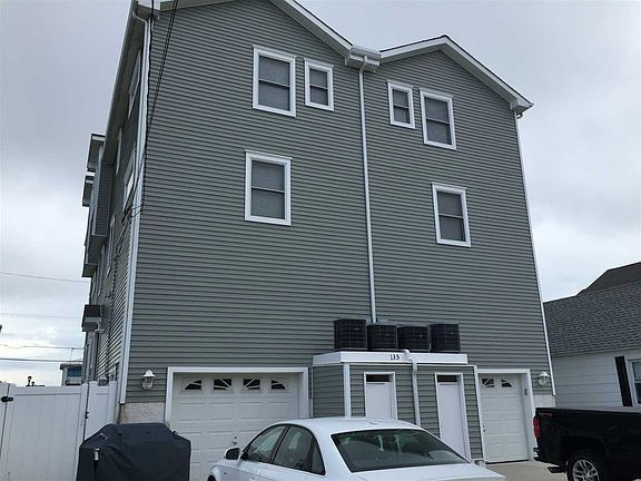 4th image of 135 42nd St #W