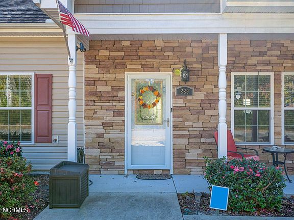 4th image of 229 Laurel Woods Way