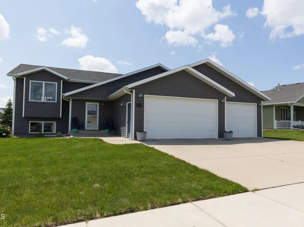 5312 Superior Dr, Bismarck, ND 58503