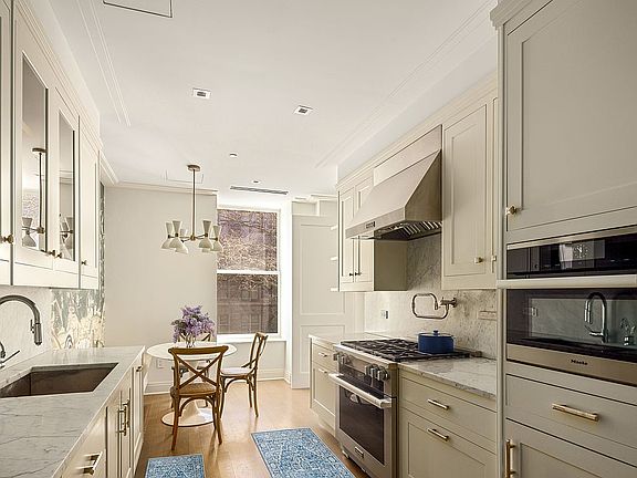 5th image of 101 W 78th St #3A