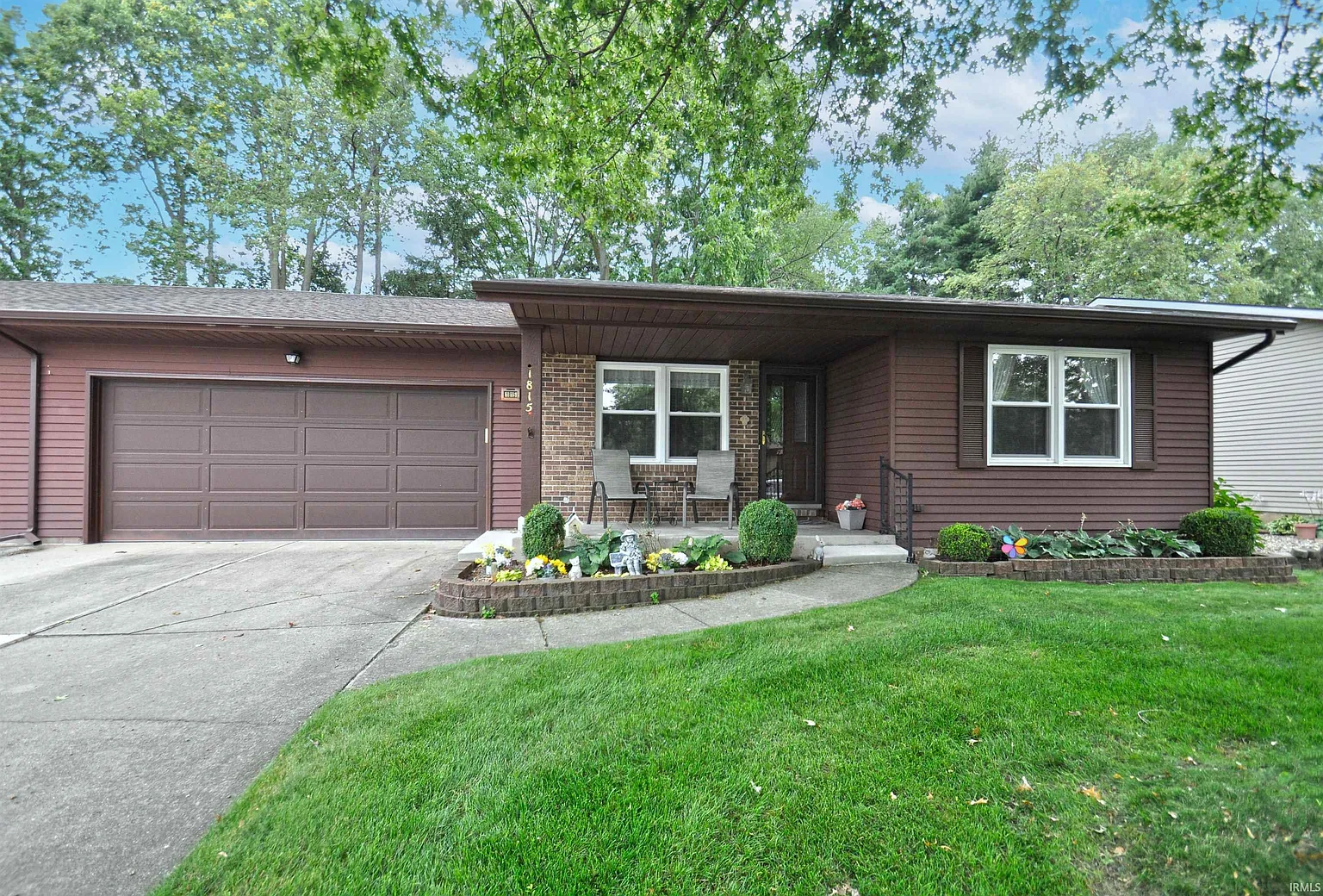 1815 E Farnsworth Dr photo 1