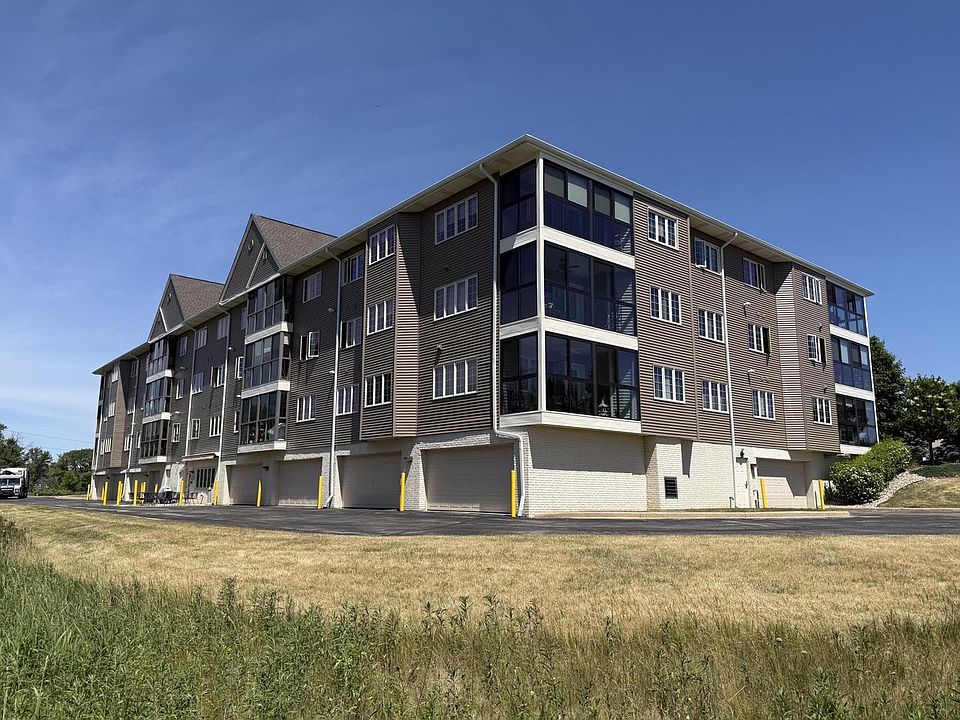 1st image of 273 Oconomowoc PARKWAY