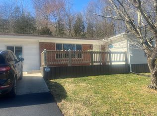 110 Gates St, Celina, TN 38551