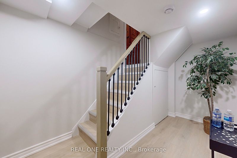 Toronto House for rent - 1 Bedroom — photo 17