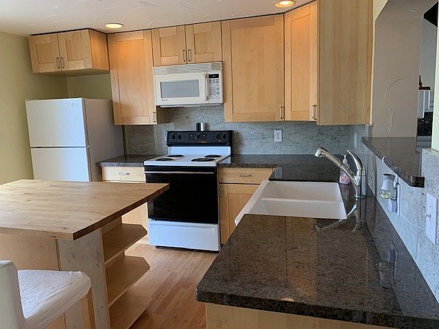 1st image of 1271 Redwood Cir APT 1