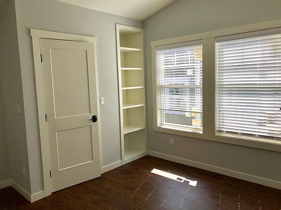 3rd image of 2118 Oak Park Ln #2
