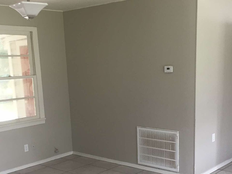 2nd image of 1147 Patricia Dr