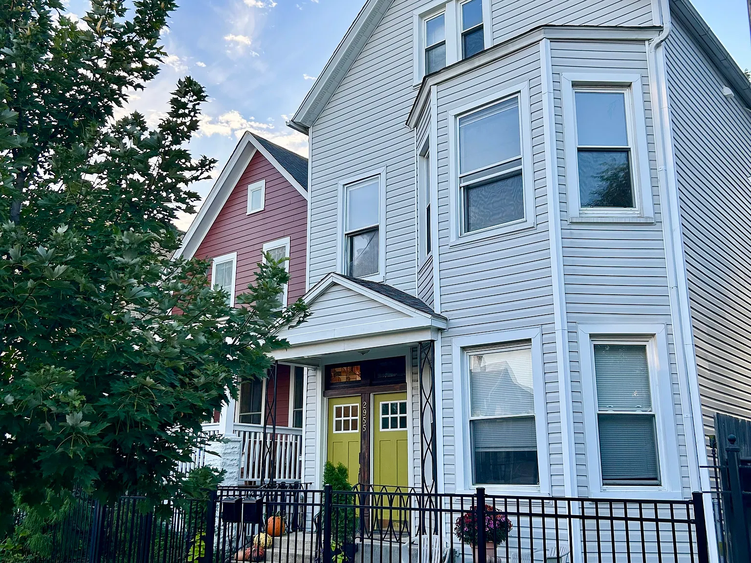 2 bed, 1100 sqft, $2,400 — Photo 1