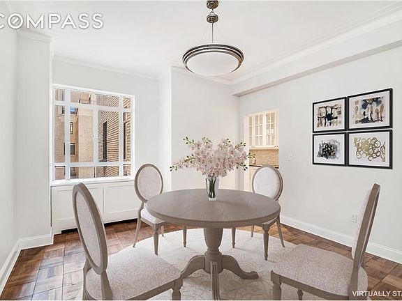 4th image of 25 Central Park W APT 18R