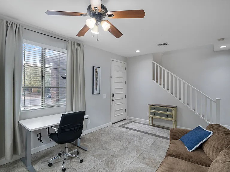 8753 W Lamar Rd — Photo 9
