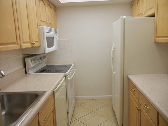 3rd image of 401 Us Highway 1 APT 105