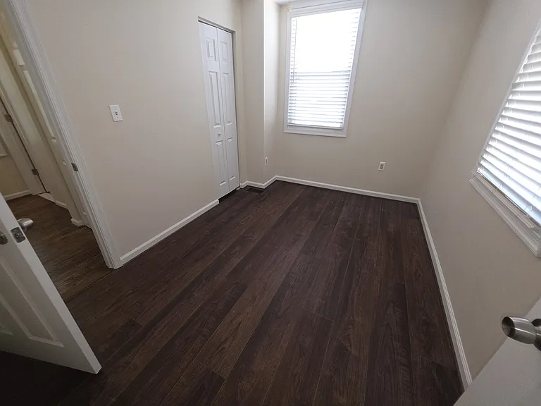 7516 Main St — Photo 33