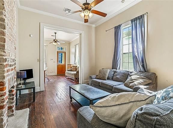 4th image of 7412 Zimpel St