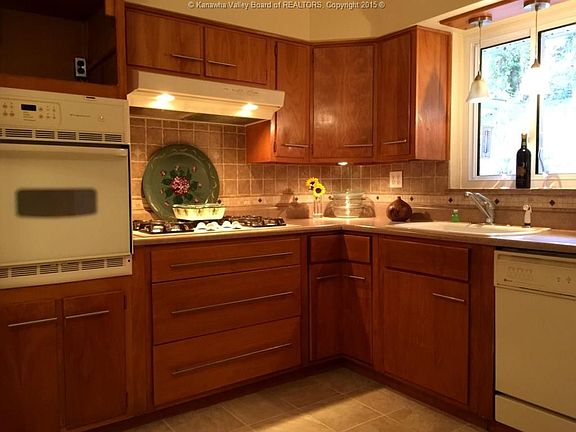 3rd image of 1005 Wilkie Dr