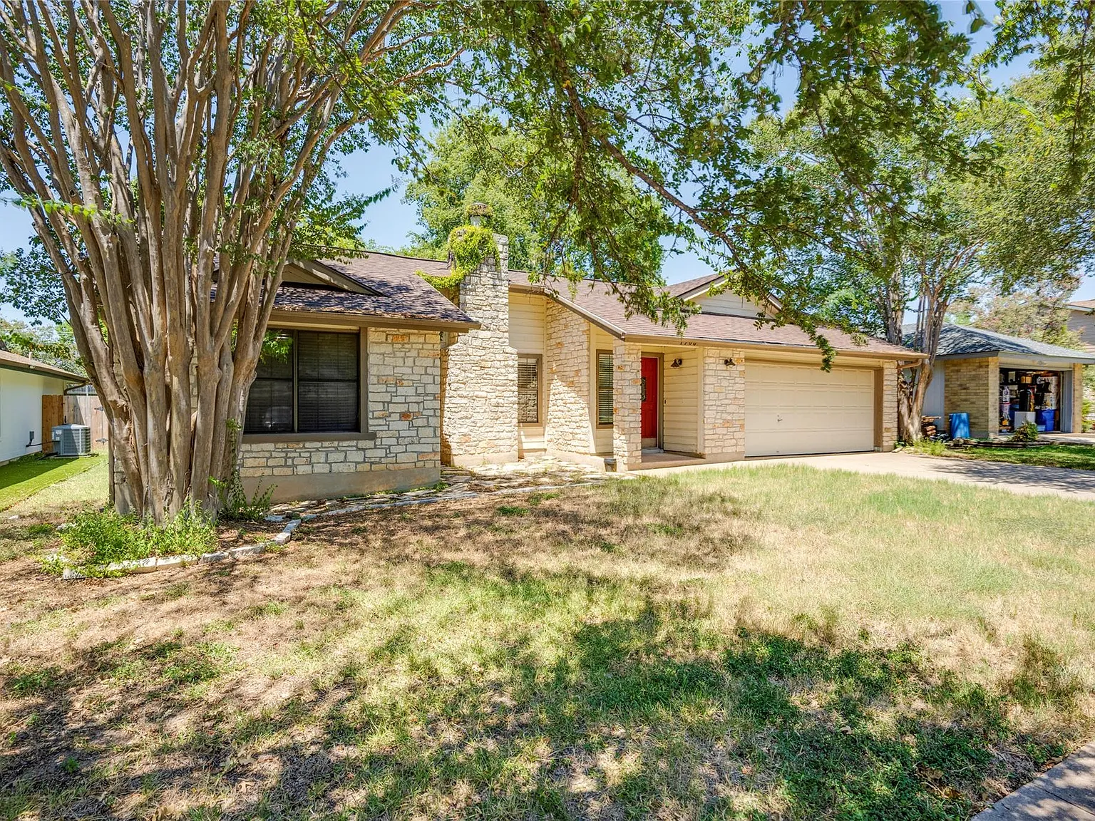3 bed, 2.0 bath, 1750 sqft, $2,300 — Photo 3