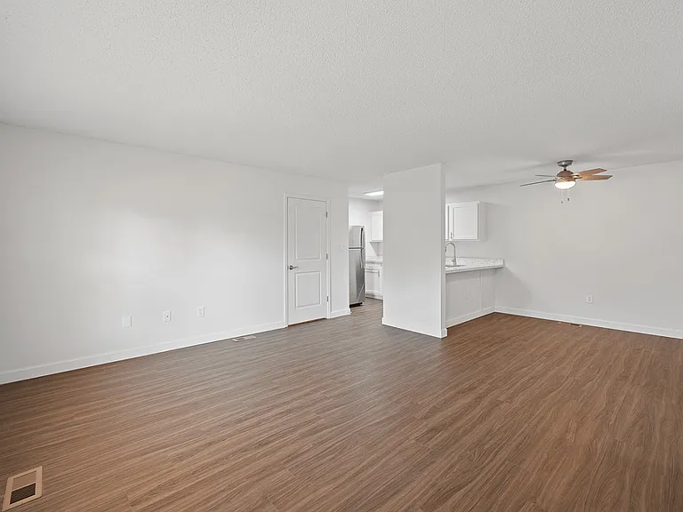 Apartments at Urbana — Photo 32