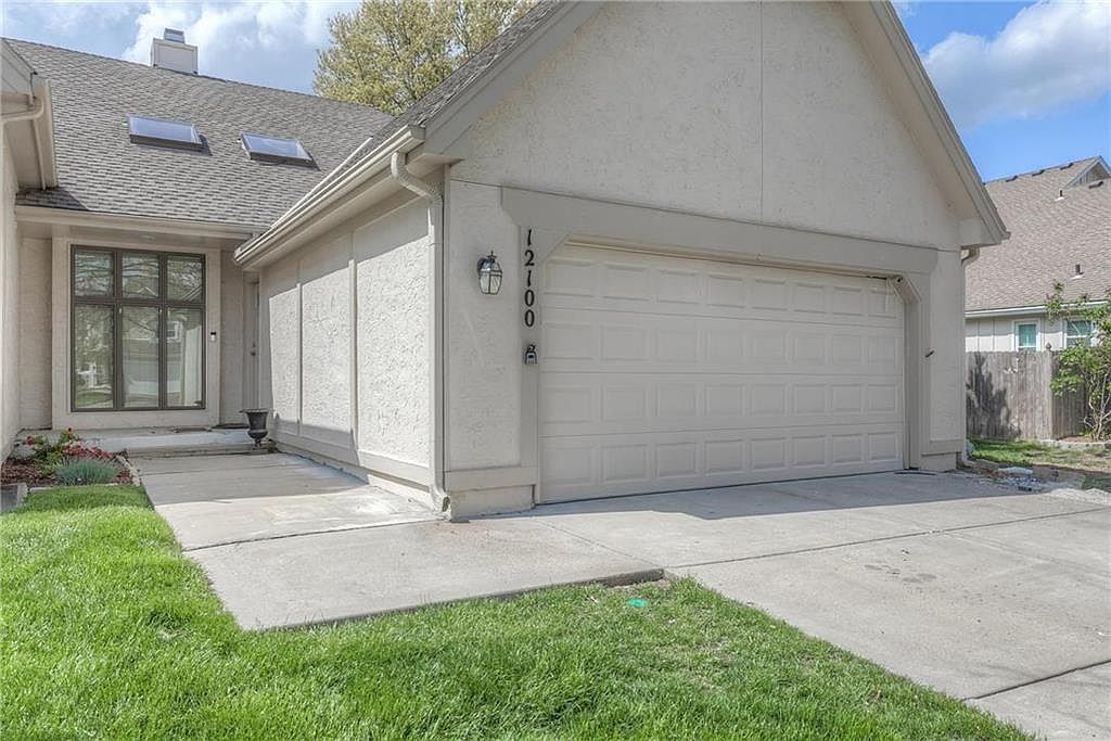 12100 England St, Overland Park, KS 66213 Zillow