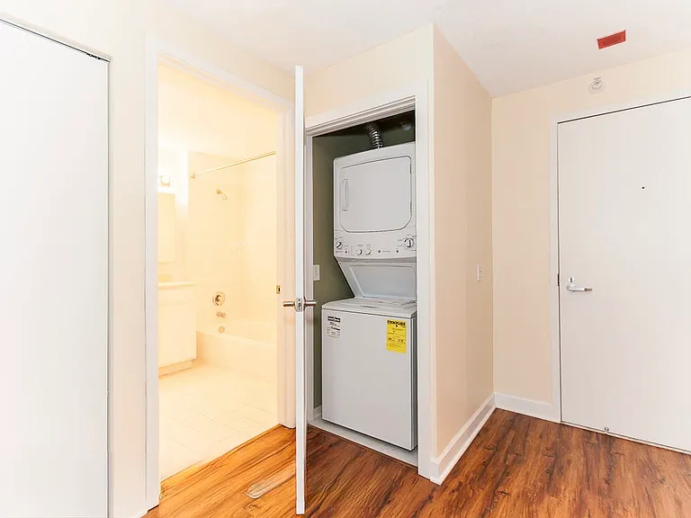 545 N Dearborn St #902 — Photo 6