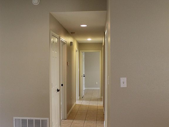 4th image of 515 James St