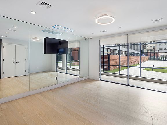 5th image of 25 Bruckner Blvd #2C