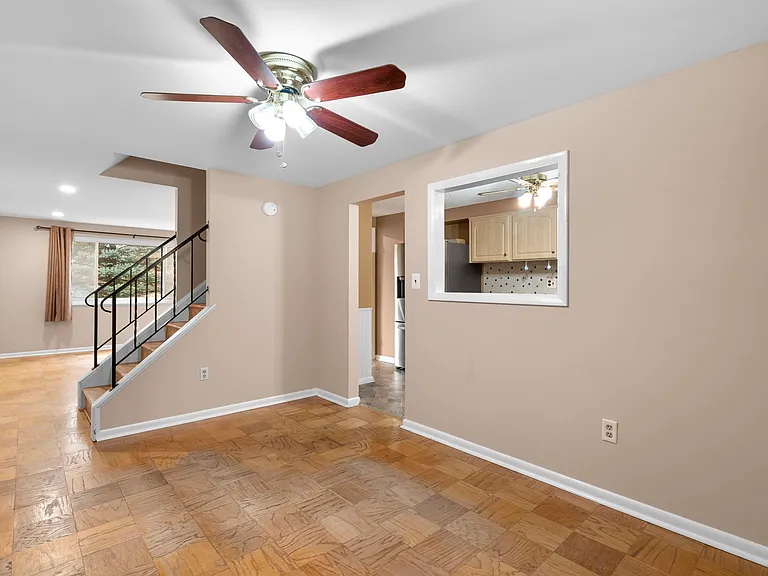 1029 Regina Dr — Photo 17