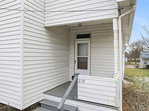 4th image of 218 S Lincoln Ave