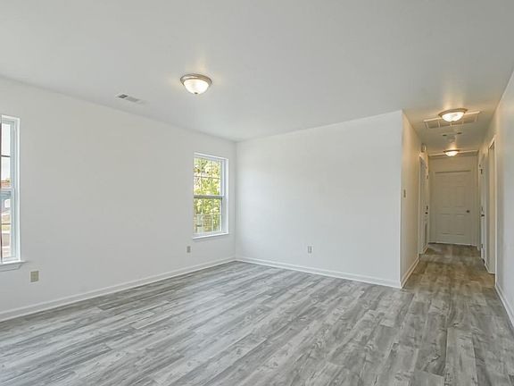 5th image of 4346 America St