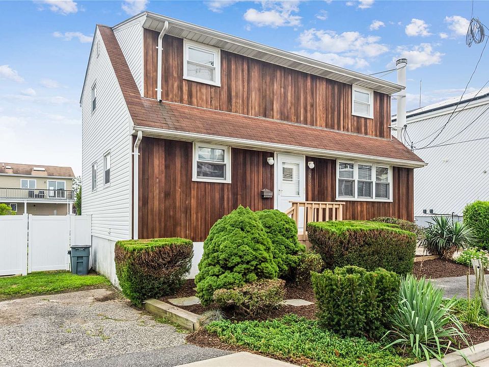 1st image of 2792 Beach Ave