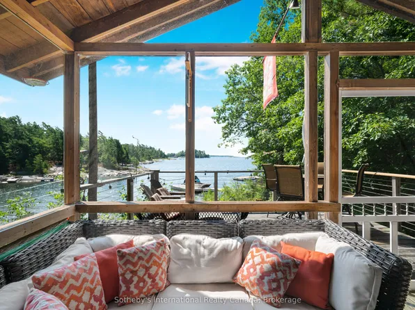 20 A65 Is, The Archipelago, ON P0G 1G0